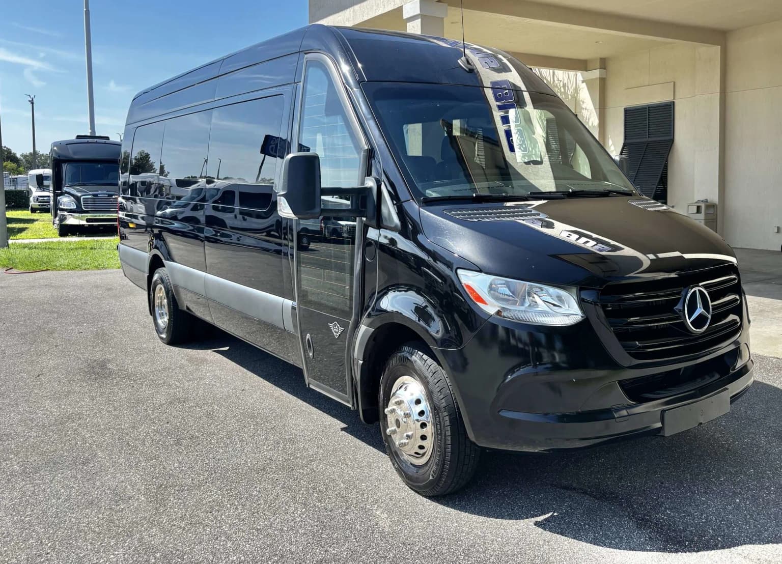 2023 Sprinter 3500 LA West Shuttle - Thumbnail 2 2023 Sprinter 3500 LA West Shuttle - Thumbnail 2