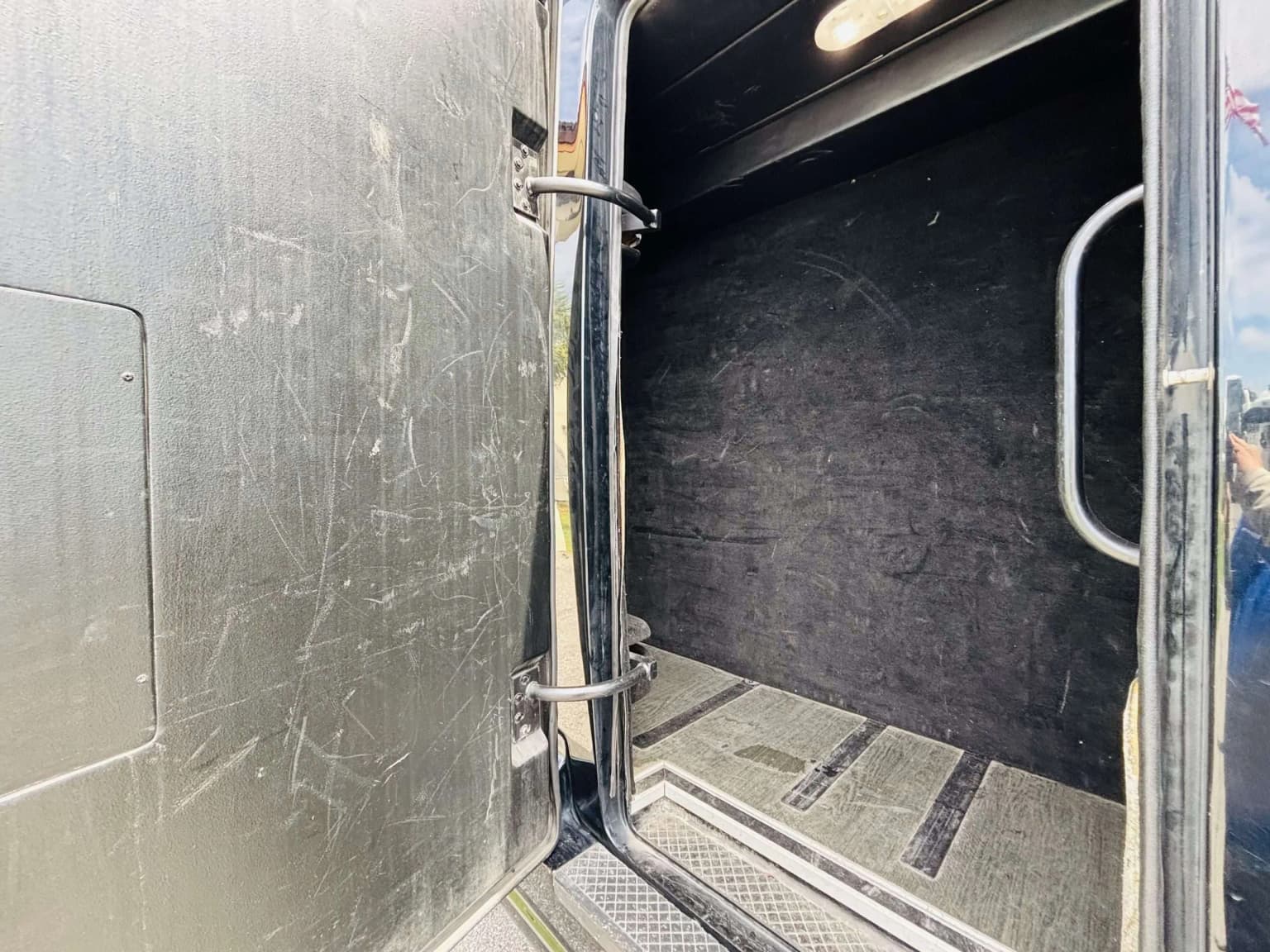 2017 Ford E-450 Grech GM28 - Thumbnail 7 2017 Ford E-450 Grech GM28 - Thumbnail 7