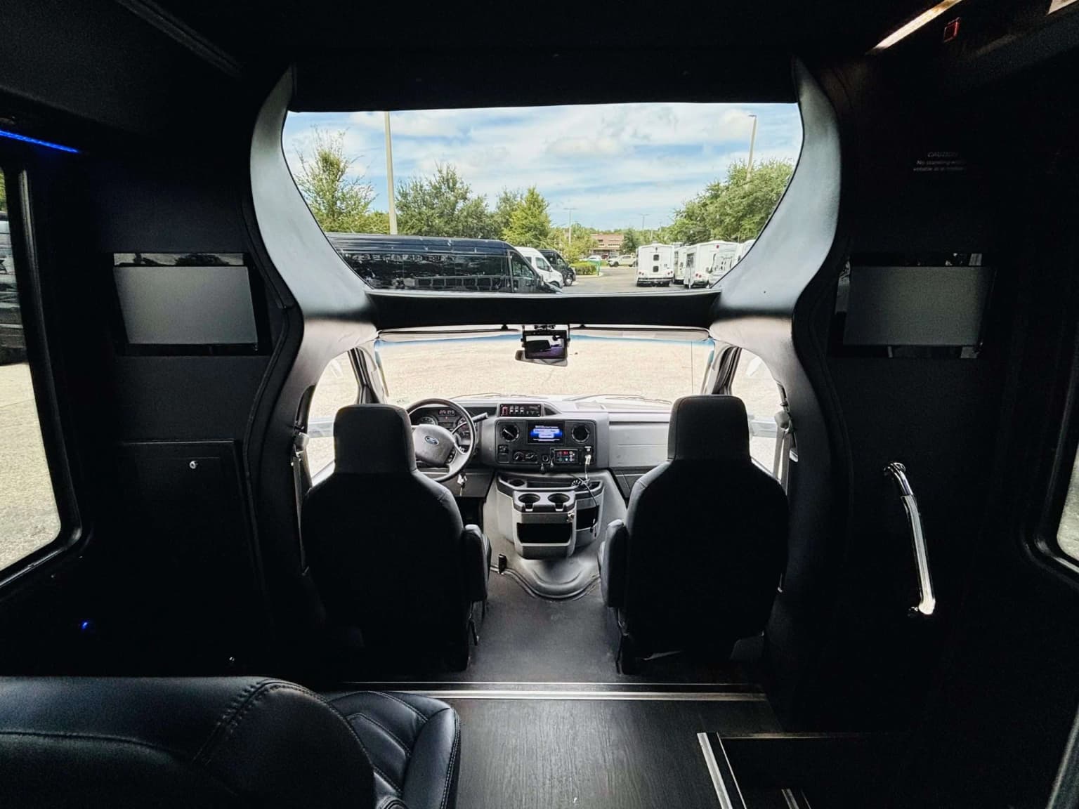 2017 Ford E-450 Grech GM28 - Thumbnail 6 2017 Ford E-450 Grech GM28 - Thumbnail 6