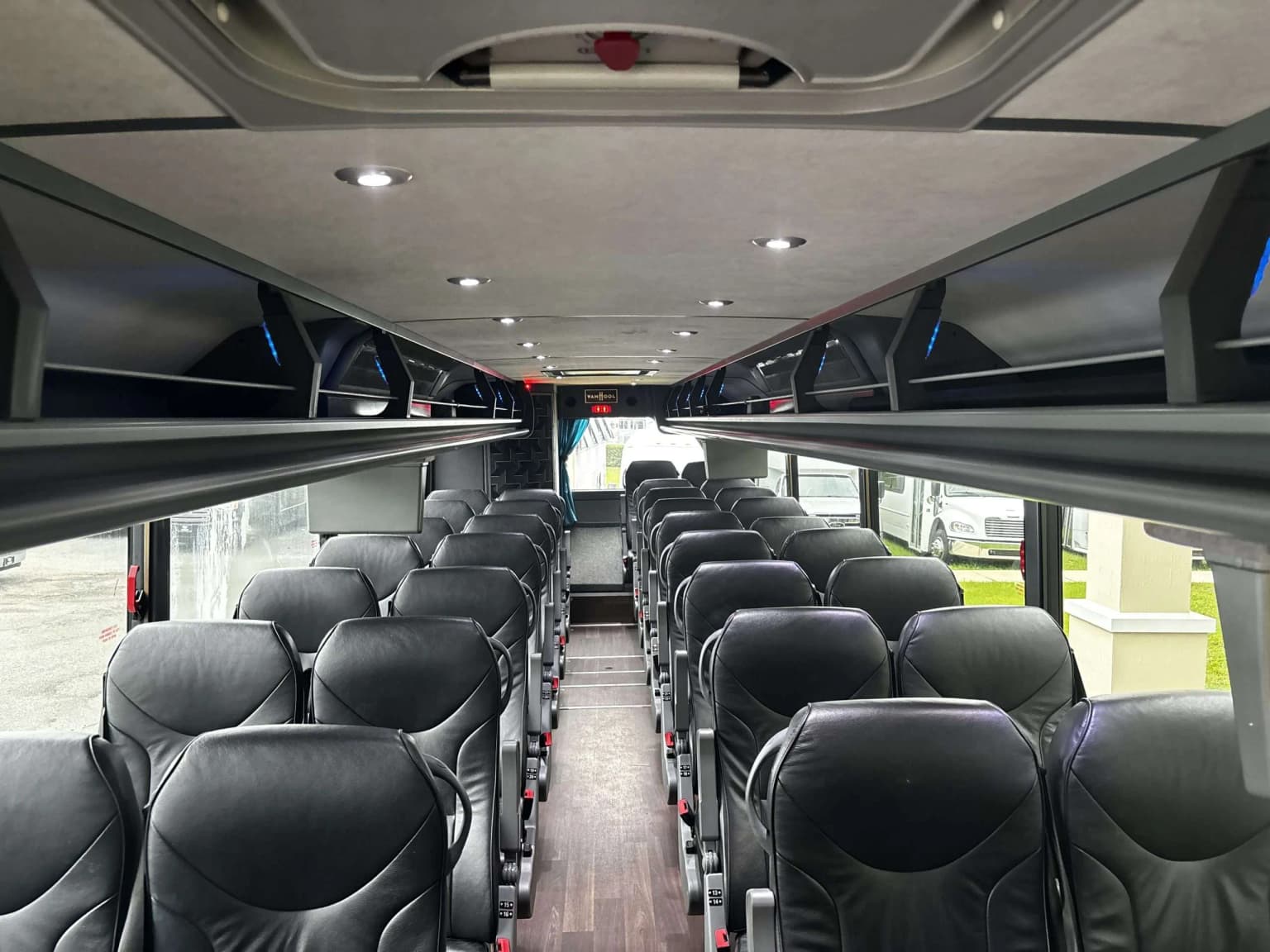 2016 Van Hool CX35 Coach - Thumbnail 6 2016 Van Hool CX35 Coach - Thumbnail 6