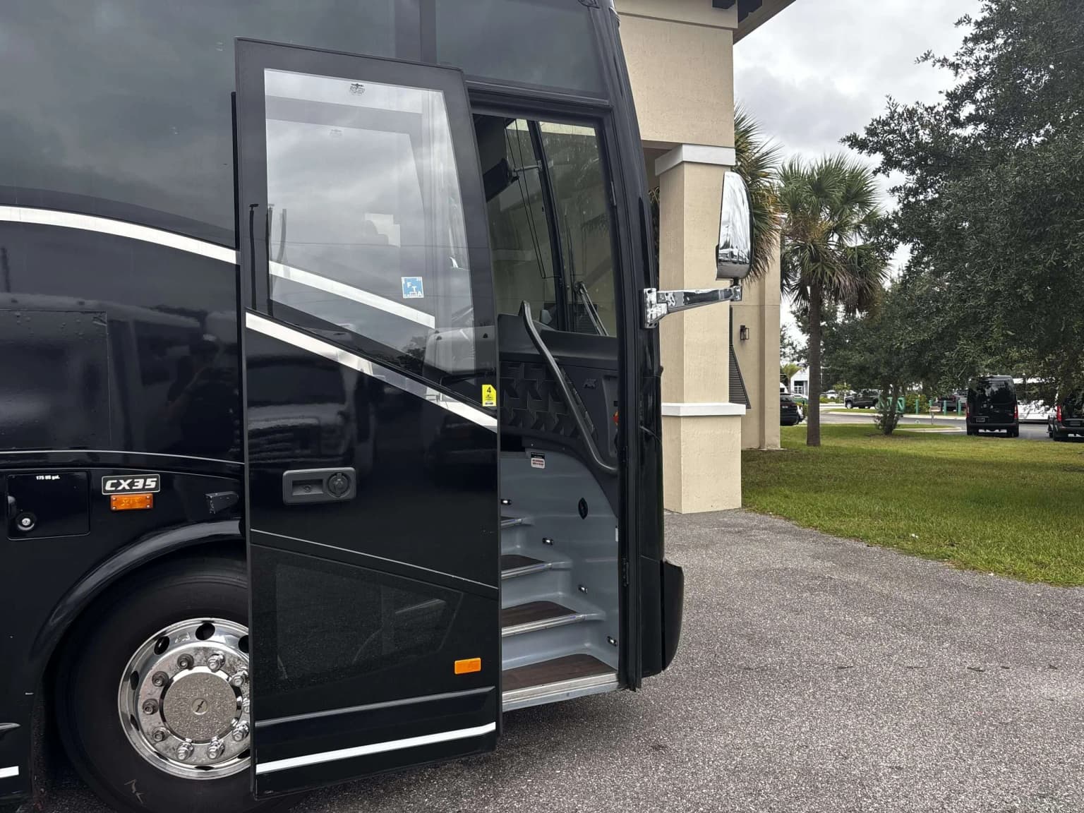 2016 Van Hool CX35 Coach - Thumbnail 14 2016 Van Hool CX35 Coach - Thumbnail 14