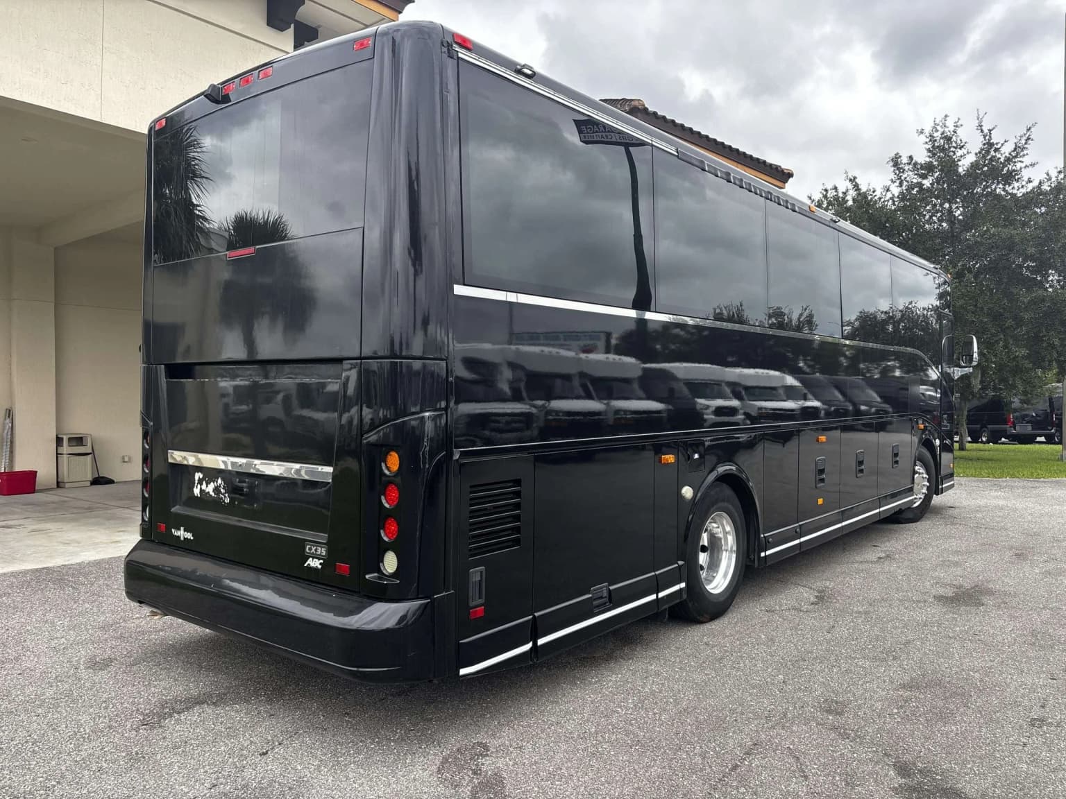 2016 Van Hool CX35 Coach - Thumbnail 2 2016 Van Hool CX35 Coach - Thumbnail 2