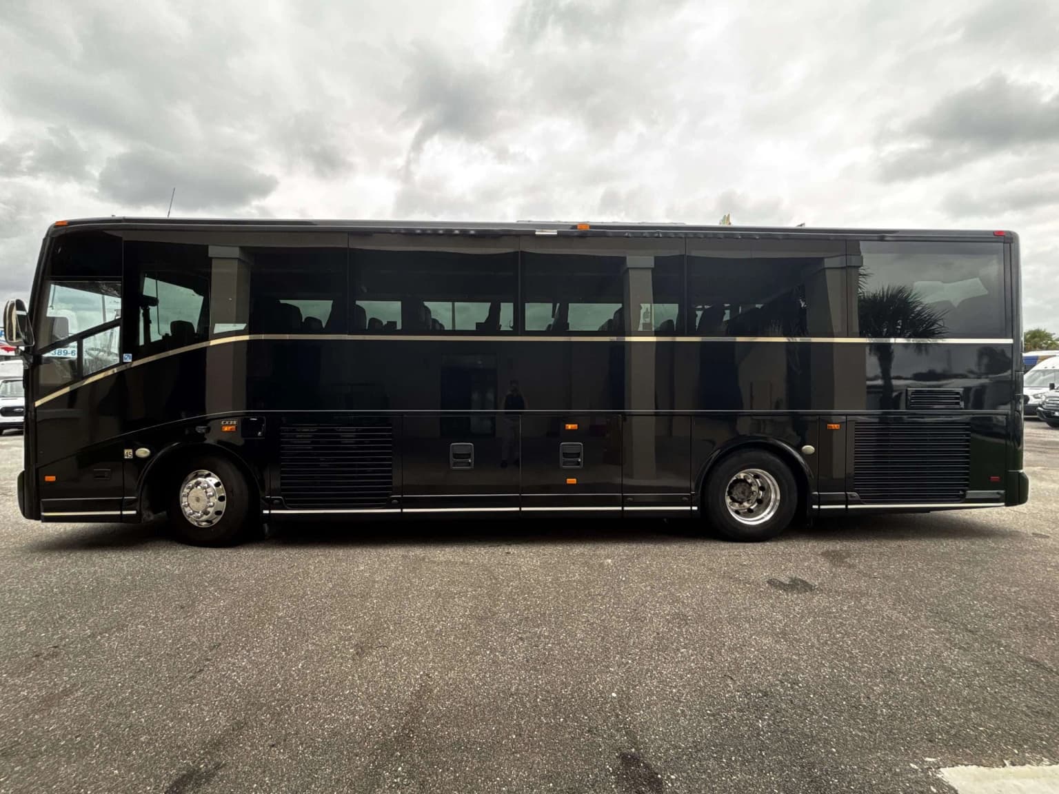 2016 Van Hool CX35 Coach - Thumbnail 3 2016 Van Hool CX35 Coach - Thumbnail 3