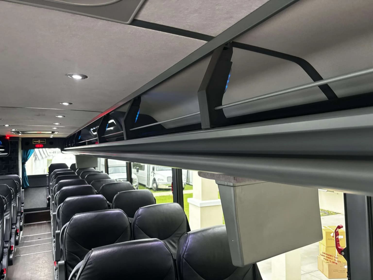 2016 Van Hool CX35 Coach - Thumbnail 8 2016 Van Hool CX35 Coach - Thumbnail 8