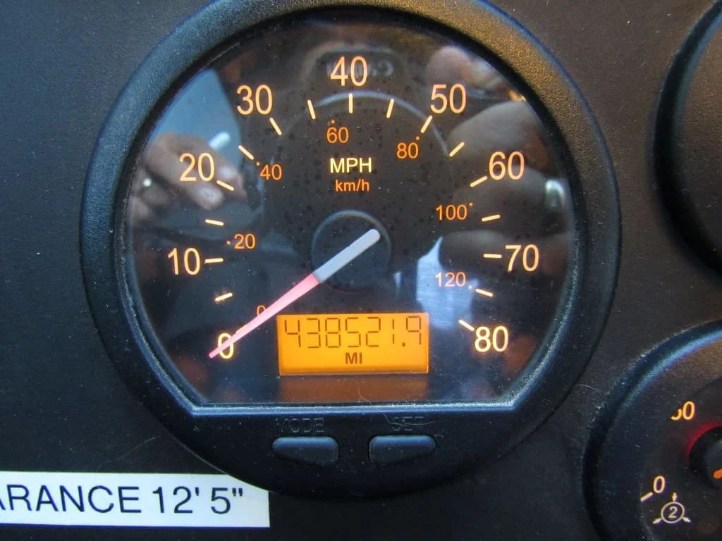 2005 MCI J4500 Coach - Thumbnail 7 2005 MCI J4500 Coach - Thumbnail 7