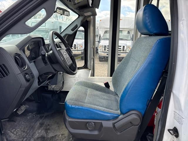 2016 Ford F550 Super Duty Shuttle Bus - Thumbnail 14 2016 Ford F550 Super Duty Shuttle Bus - Thumbnail 14