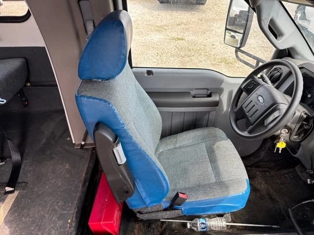 2016 Ford F550 Super Duty Shuttle Bus - Thumbnail 17 2016 Ford F550 Super Duty Shuttle Bus - Thumbnail 17