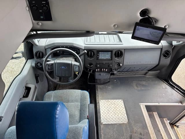 2016 Ford F550 Super Duty Shuttle Bus - Thumbnail 19 2016 Ford F550 Super Duty Shuttle Bus - Thumbnail 19