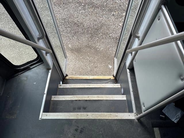 2016 Ford F550 Super Duty Shuttle Bus - Thumbnail 20 2016 Ford F550 Super Duty Shuttle Bus - Thumbnail 20