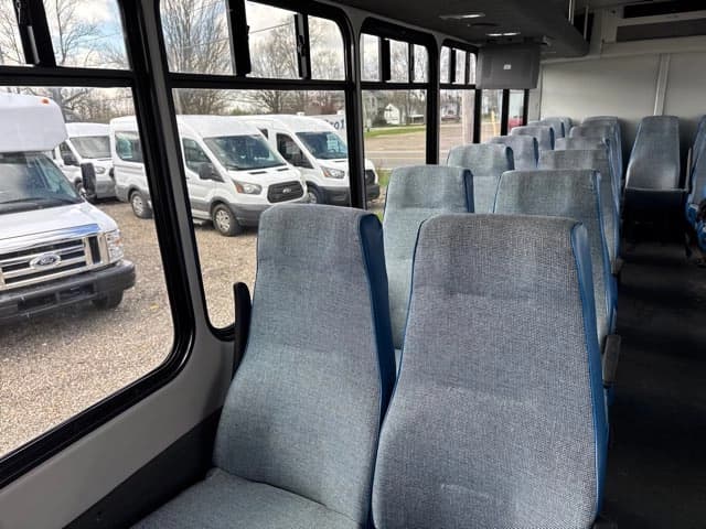 2016 Ford F550 Super Duty Shuttle Bus - Thumbnail 24 2016 Ford F550 Super Duty Shuttle Bus - Thumbnail 24