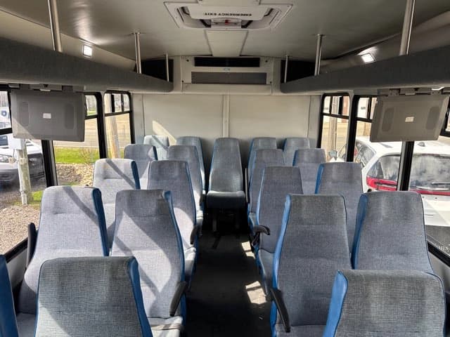 2016 Ford F550 Super Duty Shuttle Bus - Thumbnail 25 2016 Ford F550 Super Duty Shuttle Bus - Thumbnail 25