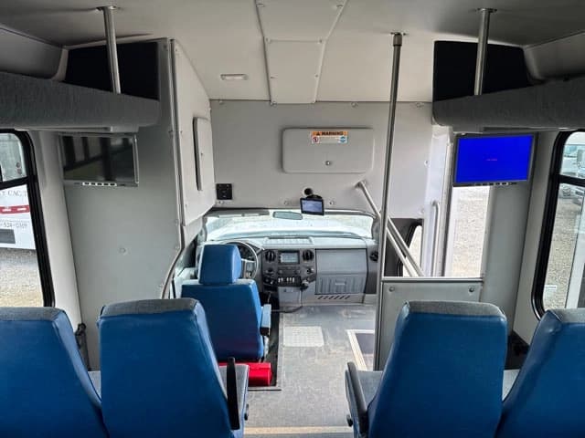 2016 Ford F550 Super Duty Shuttle Bus - Thumbnail 28 2016 Ford F550 Super Duty Shuttle Bus - Thumbnail 28