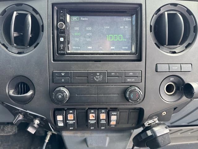 2016 Ford F550 Super Duty Shuttle Bus - Thumbnail 32 2016 Ford F550 Super Duty Shuttle Bus - Thumbnail 32