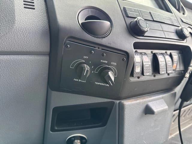 2016 Ford F550 Super Duty Shuttle Bus - Thumbnail 35 2016 Ford F550 Super Duty Shuttle Bus - Thumbnail 35