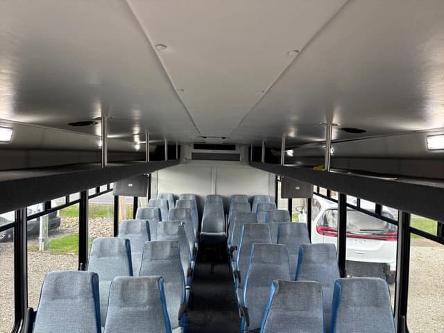 2016 Ford F550 Super Duty Shuttle Bus - Thumbnail 36 2016 Ford F550 Super Duty Shuttle Bus - Thumbnail 36