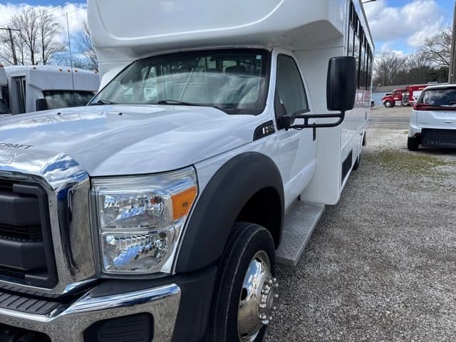 2016 Ford F550 Super Duty Shuttle Bus - Thumbnail 5 2016 Ford F550 Super Duty Shuttle Bus - Thumbnail 5