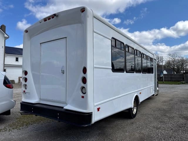 2016 Ford F550 Super Duty Shuttle Bus - Thumbnail 10 2016 Ford F550 Super Duty Shuttle Bus - Thumbnail 10