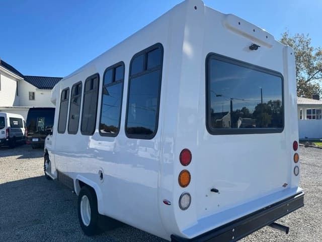 2024 Ford Diamond Coach ADA Shuttle Bus - Thumbnail 3 2024 Ford Diamond Coach ADA Shuttle Bus - Thumbnail 3
