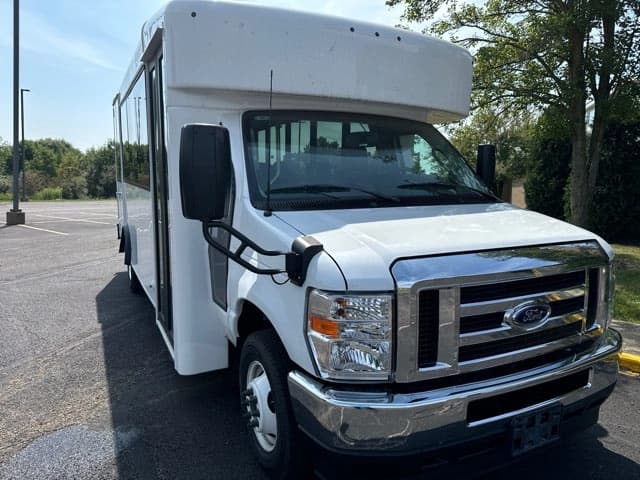 2024 Ford E450 Endera ADA Shuttle Bus - Thumbnail 4 2024 Ford E450 Endera ADA Shuttle Bus - Thumbnail 4