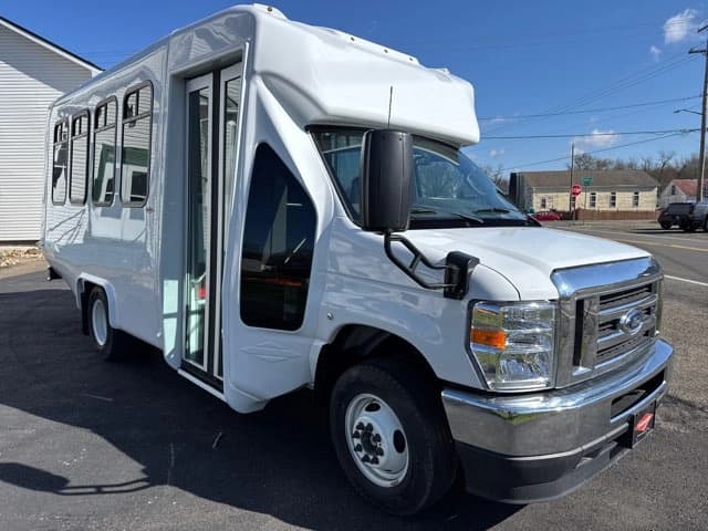 2024 Ford E350 bus 2024 Ford E350 bus