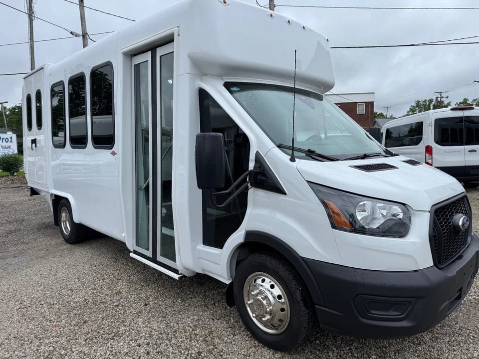 2025 Ford Transit 350 bus 2025 Ford Transit 350 bus