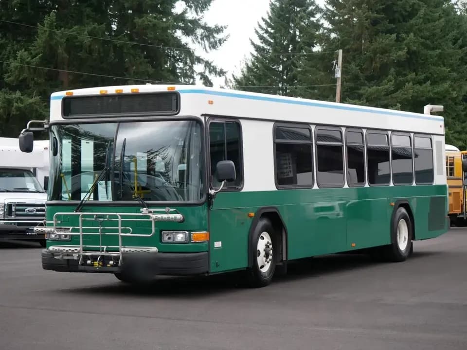 2011 Gillig Low Floor ADA Transit Bus - Thumbnail 1 2011 Gillig Low Floor ADA Transit Bus - Thumbnail 1
