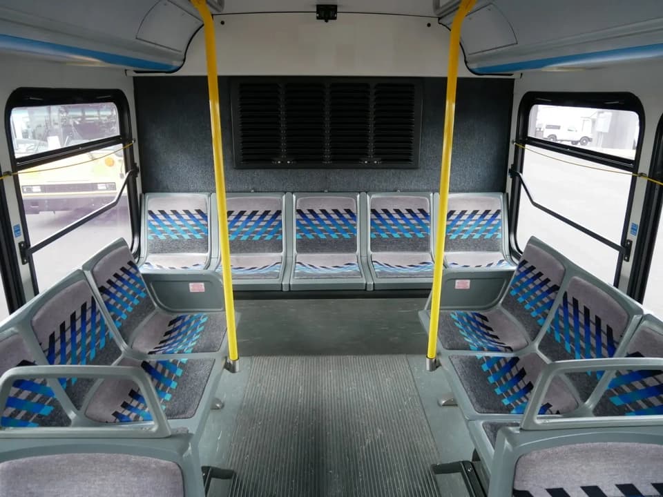2011 Gillig Low Floor ADA Transit Bus - Thumbnail 6 2011 Gillig Low Floor ADA Transit Bus - Thumbnail 6