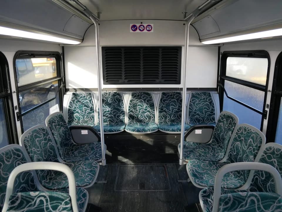 2009 Gillig Low Floor ADA Transit Bus - Thumbnail 6 2009 Gillig Low Floor ADA Transit Bus - Thumbnail 6