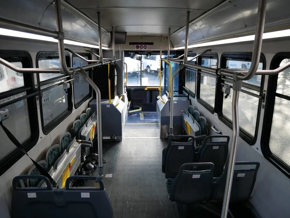 2009 Gillig Low Floor ADA Transit Bus - Thumbnail 8 2009 Gillig Low Floor ADA Transit Bus - Thumbnail 8