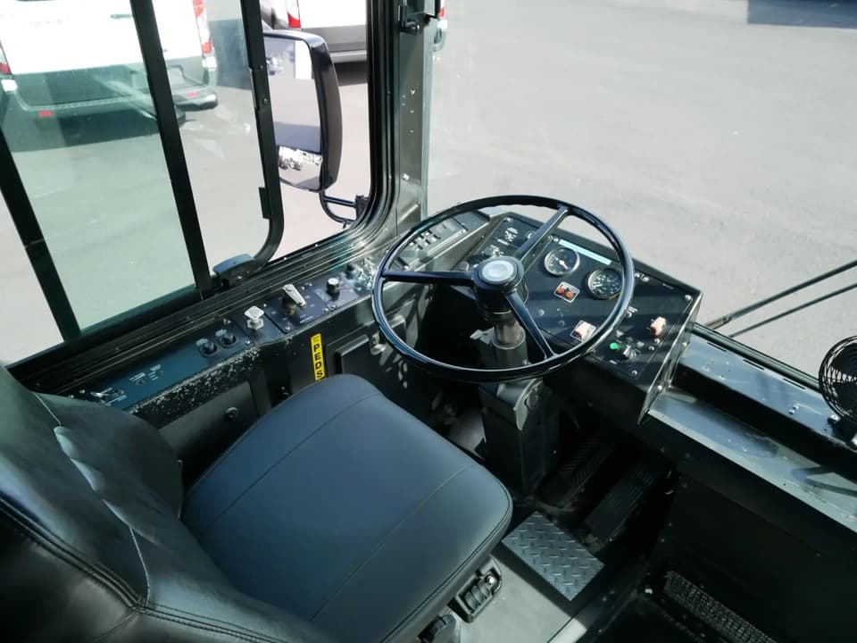 2003 Gillig Low Floor ADA Transit Bus - Thumbnail 5 2003 Gillig Low Floor ADA Transit Bus - Thumbnail 5