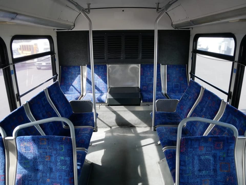 2003 Gillig Low Floor ADA Transit Bus - Thumbnail 7 2003 Gillig Low Floor ADA Transit Bus - Thumbnail 7