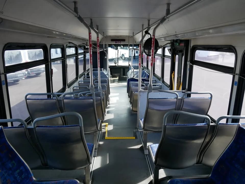 2003 Gillig Low Floor ADA Transit Bus - Thumbnail 8 2003 Gillig Low Floor ADA Transit Bus - Thumbnail 8