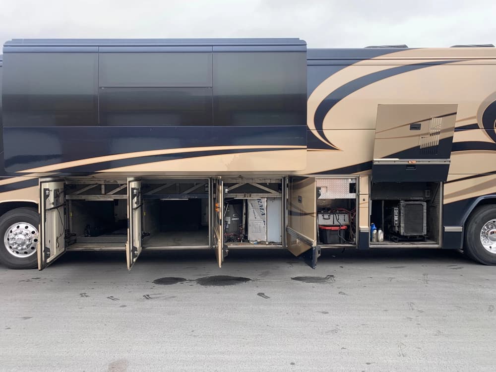 2006 Prevost H3-45 Motorhome - Thumbnail 25 2006 Prevost H3-45 Motorhome - Thumbnail 25