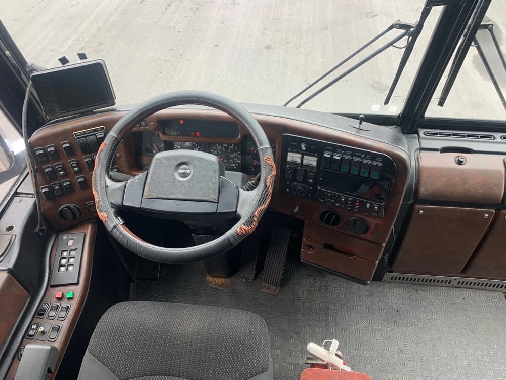 2006 Prevost H3-45 Motorhome - Thumbnail 10 2006 Prevost H3-45 Motorhome - Thumbnail 10