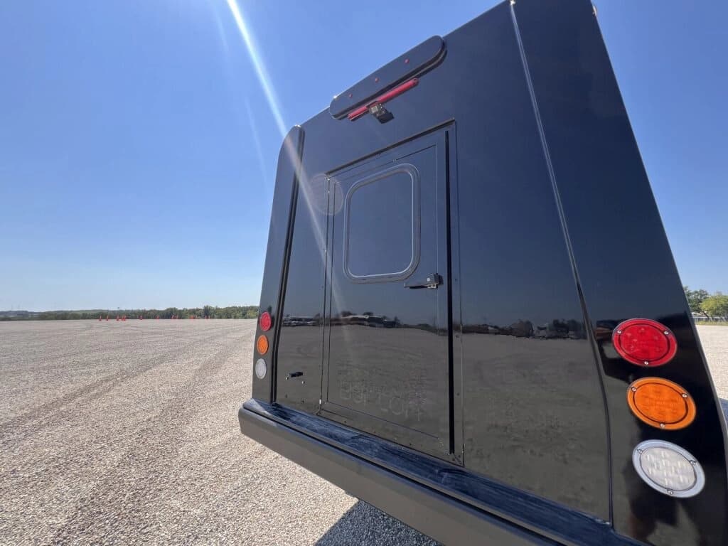 2022 Ford F550 Diamond VIP Shuttle Bus - Thumbnail 3 2022 Ford F550 Diamond VIP Shuttle Bus - Thumbnail 3