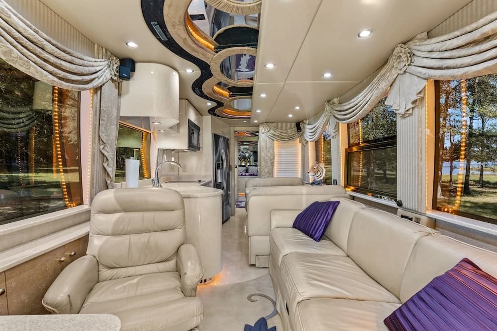 2003 Prevost XLII Motorcoach - Thumbnail 16 2003 Prevost XLII Motorcoach - Thumbnail 16