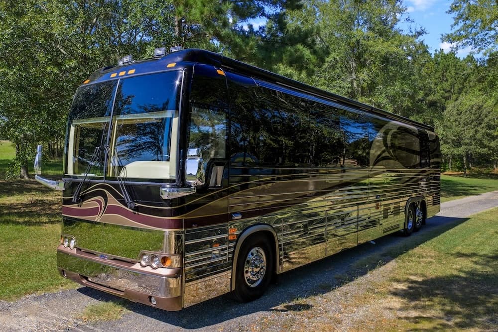 2003 Prevost XLII Motorcoach - Thumbnail 3 2003 Prevost XLII Motorcoach - Thumbnail 3