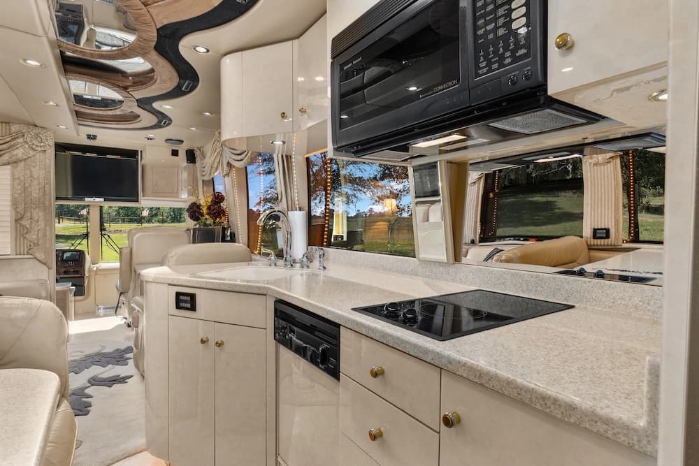 2003 Prevost XLII Motorcoach - Thumbnail 21 2003 Prevost XLII Motorcoach - Thumbnail 21