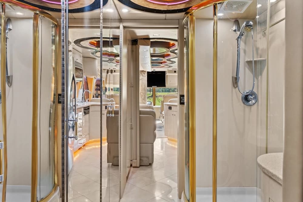 2003 Prevost XLII Motorcoach - Thumbnail 23 2003 Prevost XLII Motorcoach - Thumbnail 23