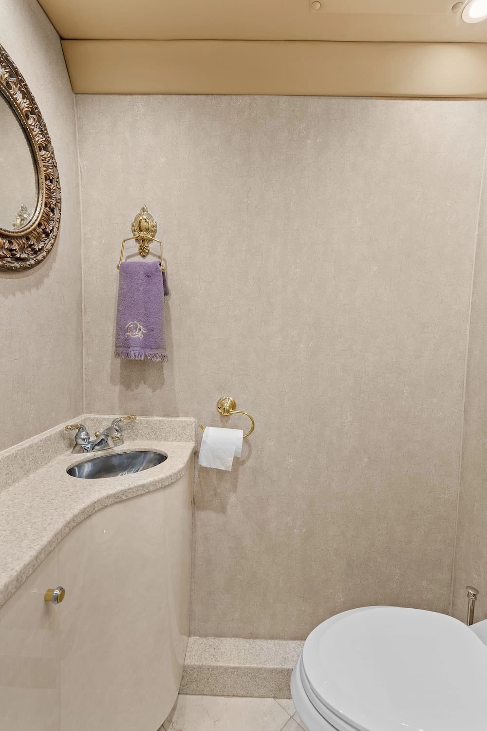 2003 Prevost XLII Motorcoach - Thumbnail 24 2003 Prevost XLII Motorcoach - Thumbnail 24