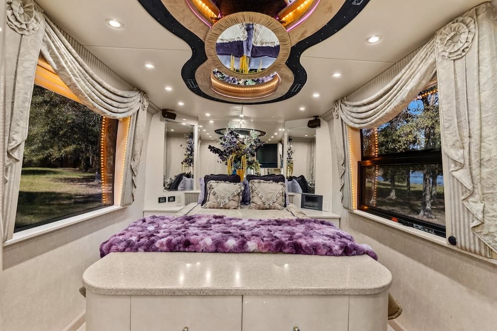 2003 Prevost XLII Motorcoach - Thumbnail 26 2003 Prevost XLII Motorcoach - Thumbnail 26