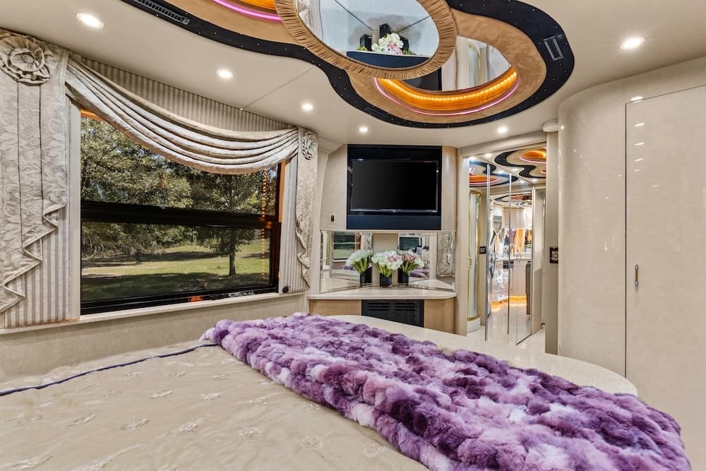 2003 Prevost XLII Motorcoach - Thumbnail 27 2003 Prevost XLII Motorcoach - Thumbnail 27