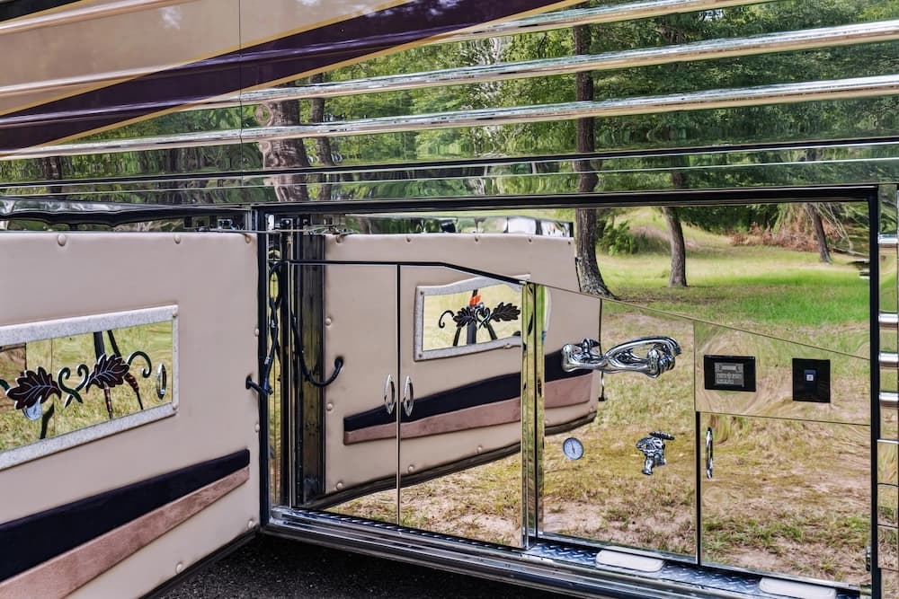 2003 Prevost XLII Motorcoach - Thumbnail 29 2003 Prevost XLII Motorcoach - Thumbnail 29