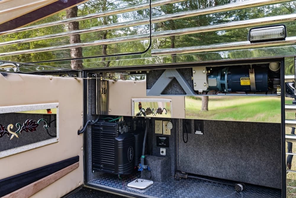 2003 Prevost XLII Motorcoach - Thumbnail 30 2003 Prevost XLII Motorcoach - Thumbnail 30