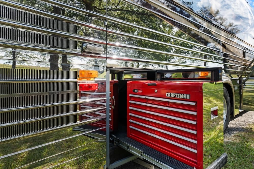 2003 Prevost XLII Motorcoach - Thumbnail 35 2003 Prevost XLII Motorcoach - Thumbnail 35