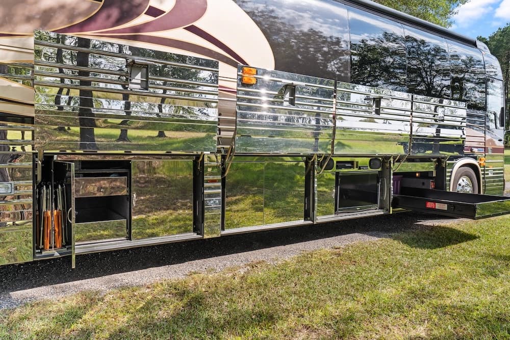 2003 Prevost XLII Motorcoach - Thumbnail 36 2003 Prevost XLII Motorcoach - Thumbnail 36