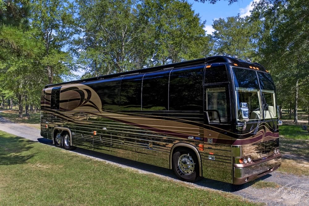 2003 Prevost XLII Motorcoach - Thumbnail 5 2003 Prevost XLII Motorcoach - Thumbnail 5