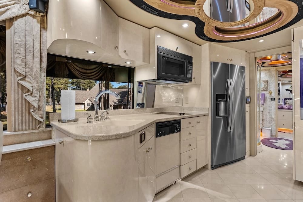 2003 Prevost XLII Motorcoach - Thumbnail 42 2003 Prevost XLII Motorcoach - Thumbnail 42