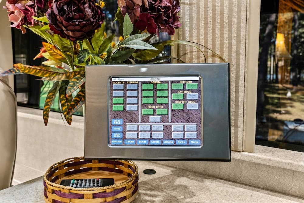 2003 Prevost XLII Motorcoach - Thumbnail 44 2003 Prevost XLII Motorcoach - Thumbnail 44