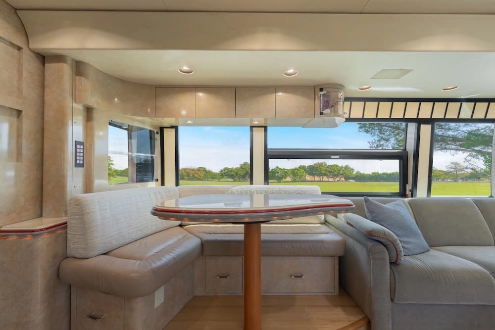 2009 Prevost Marathon H3-45 Motorcoach - Thumbnail 11 2009 Prevost Marathon H3-45 Motorcoach - Thumbnail 11